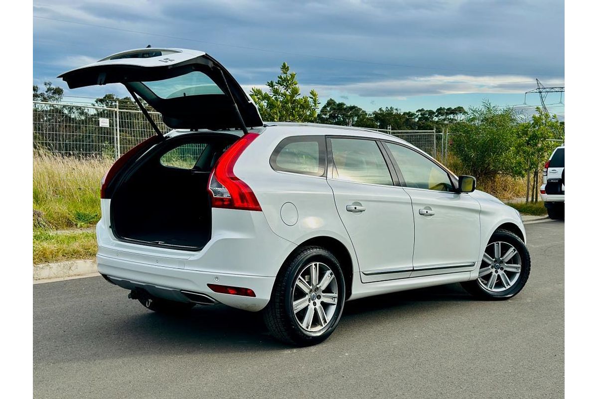 2016 Volvo XC60 D4 Luxury