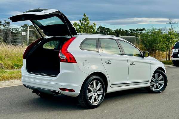 2016 Volvo XC60 D4 Luxury