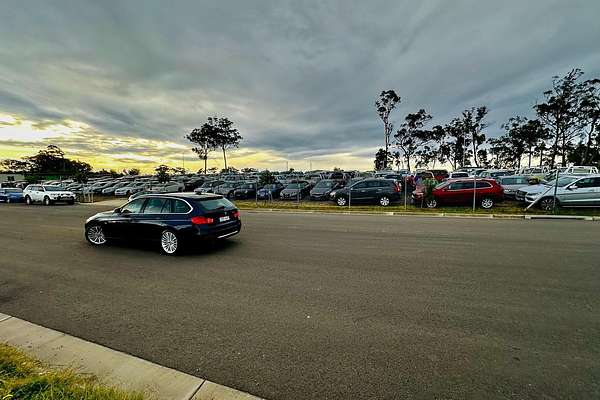 2013 BMW 3 Series 320i F31