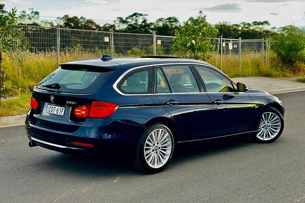 2013 BMW 3 Series 320i F31