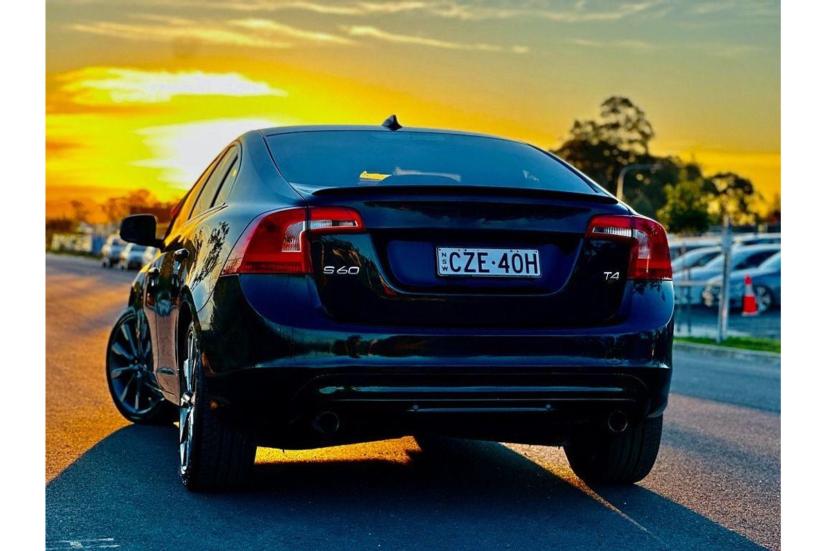 2015 Volvo S60 T4 Kinetic