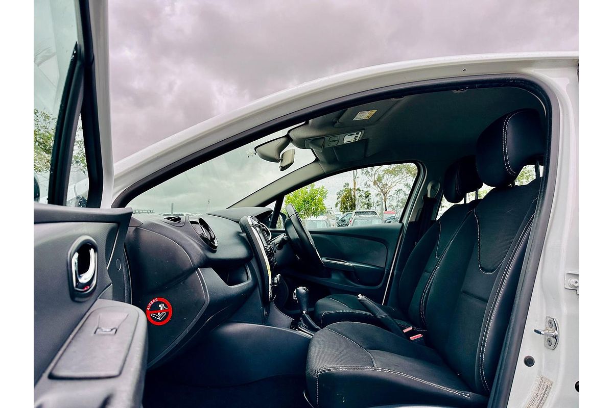 2015 Renault Clio Expression IV B98