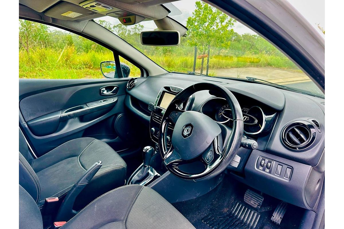 2015 Renault Clio Expression IV B98