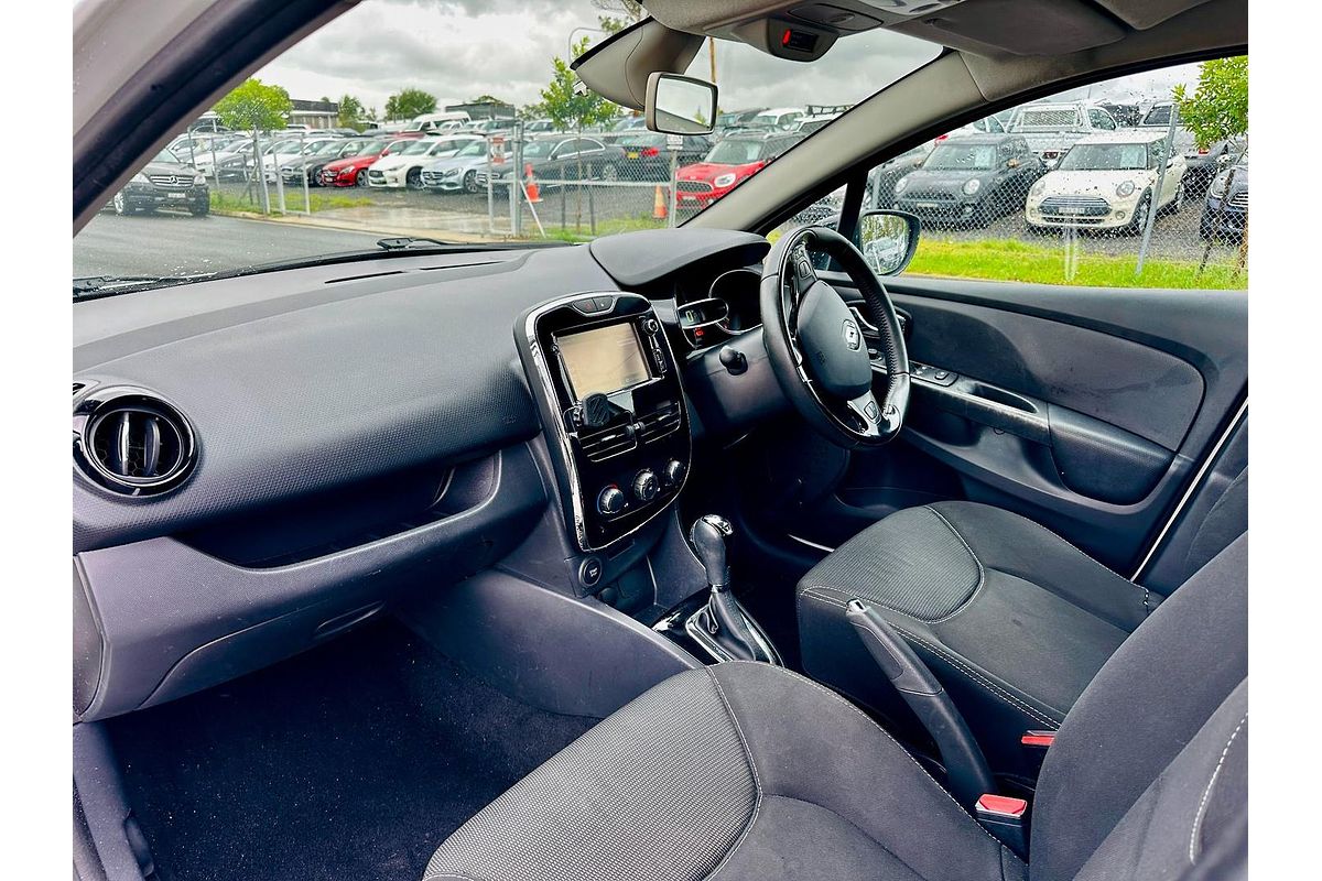 2015 Renault Clio Expression IV B98