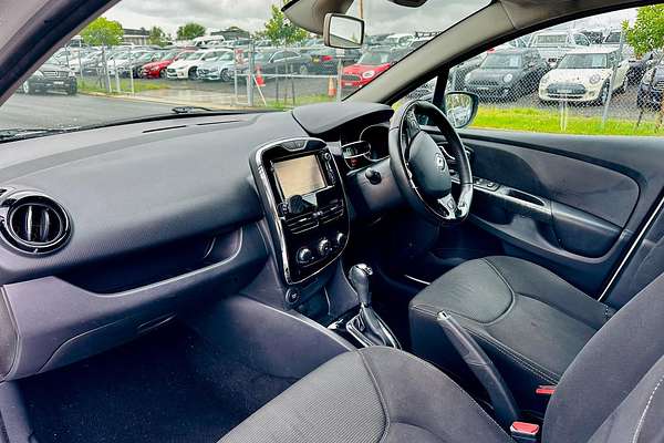 2015 Renault Clio Expression IV B98