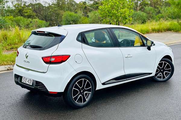 2015 Renault Clio Expression IV B98