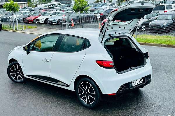 2015 Renault Clio Expression IV B98