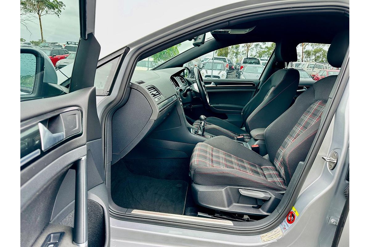 2014 Volkswagen Golf GTI 7