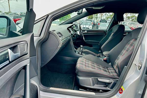 2014 Volkswagen Golf GTI 7