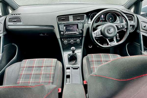 2014 Volkswagen Golf GTI 7