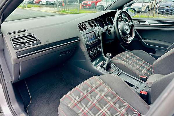 2014 Volkswagen Golf GTI 7