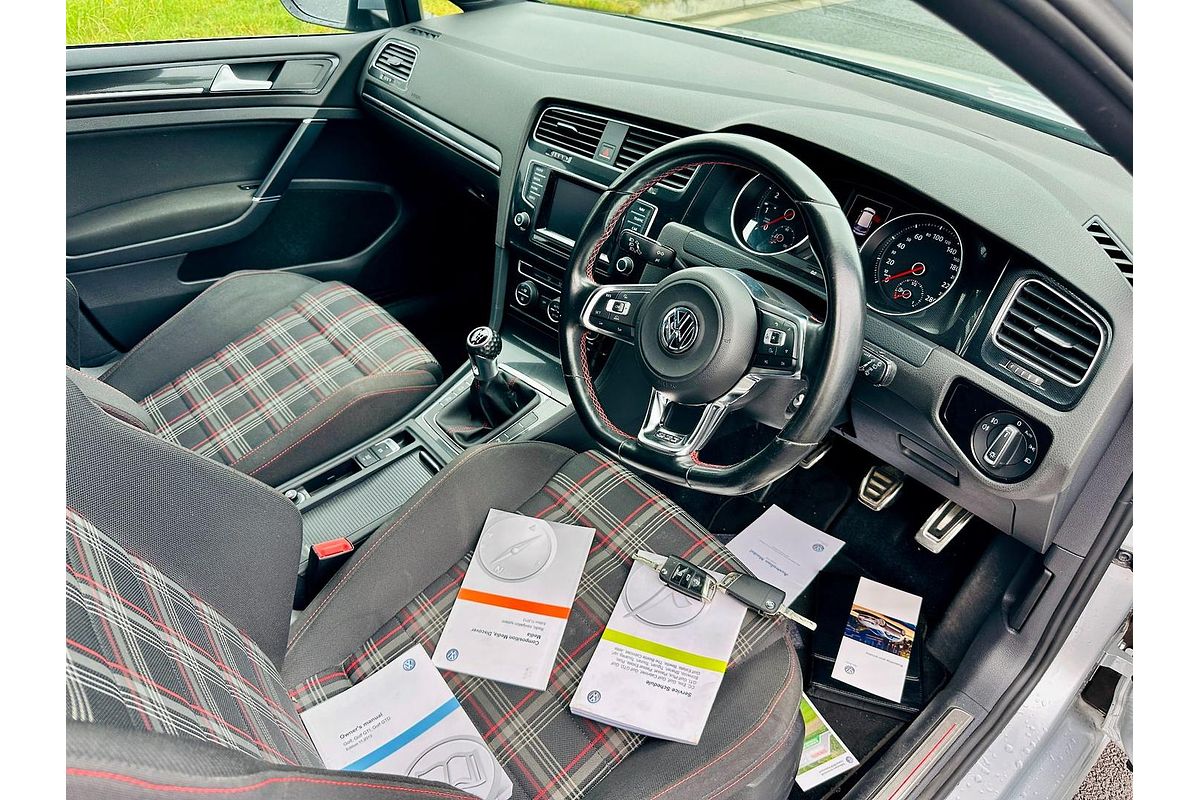 2014 Volkswagen Golf GTI 7