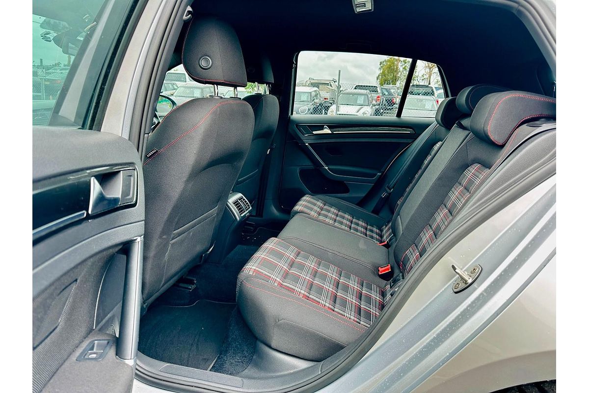 2014 Volkswagen Golf GTI 7