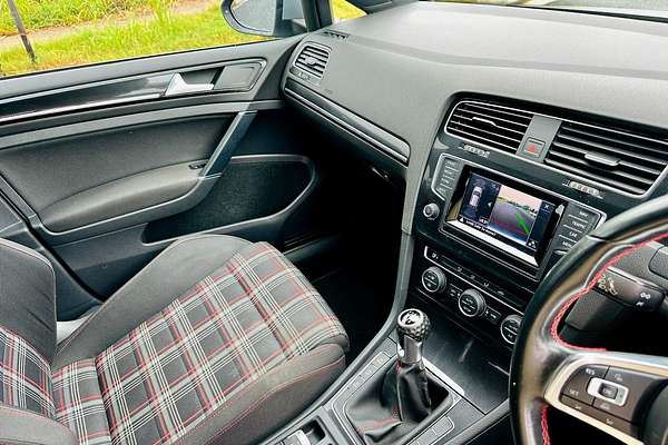 2014 Volkswagen Golf GTI 7