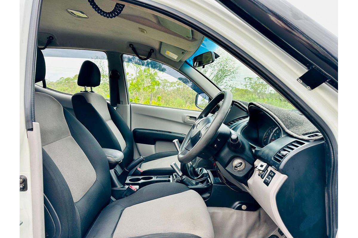 2014 Mitsubishi Triton GLX-R MN 4X4