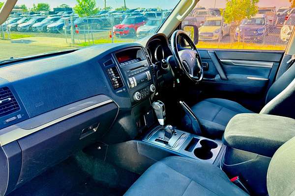 2009 Mitsubishi Pajero GLS NT