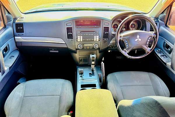 2009 Mitsubishi Pajero GLS NT