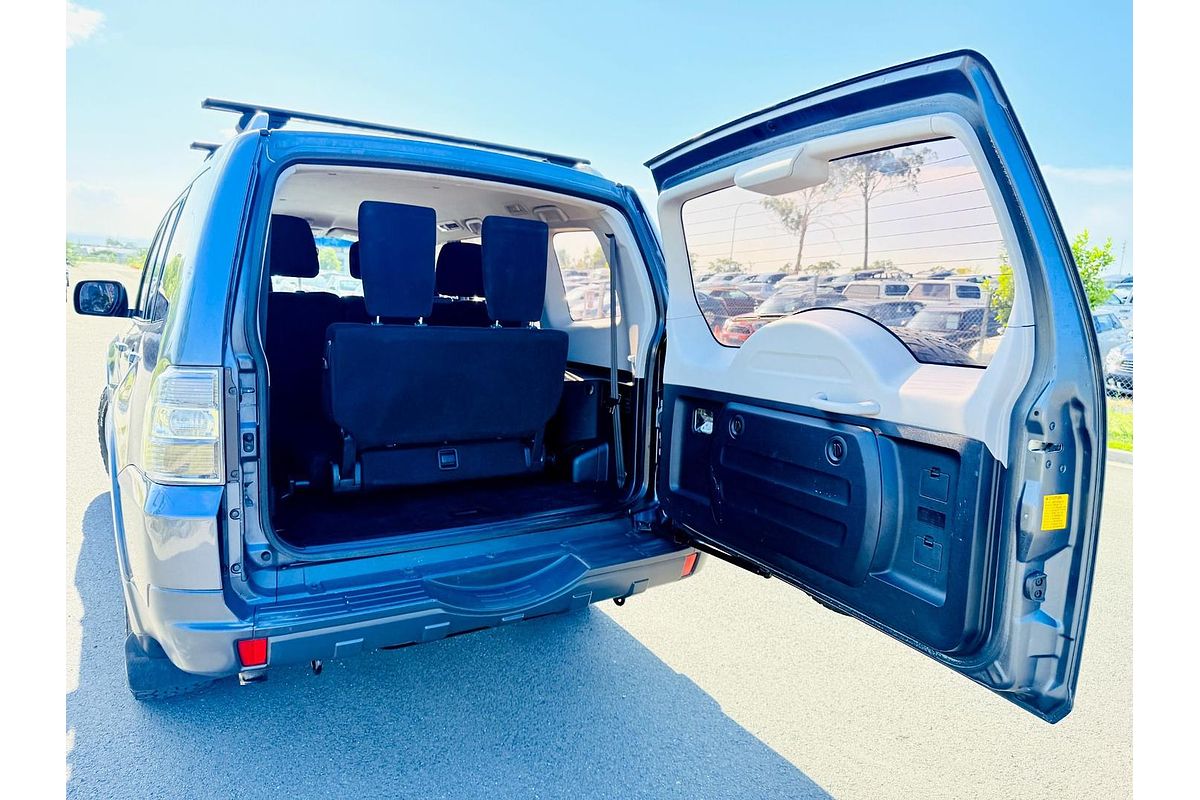 2009 Mitsubishi Pajero GLS NT