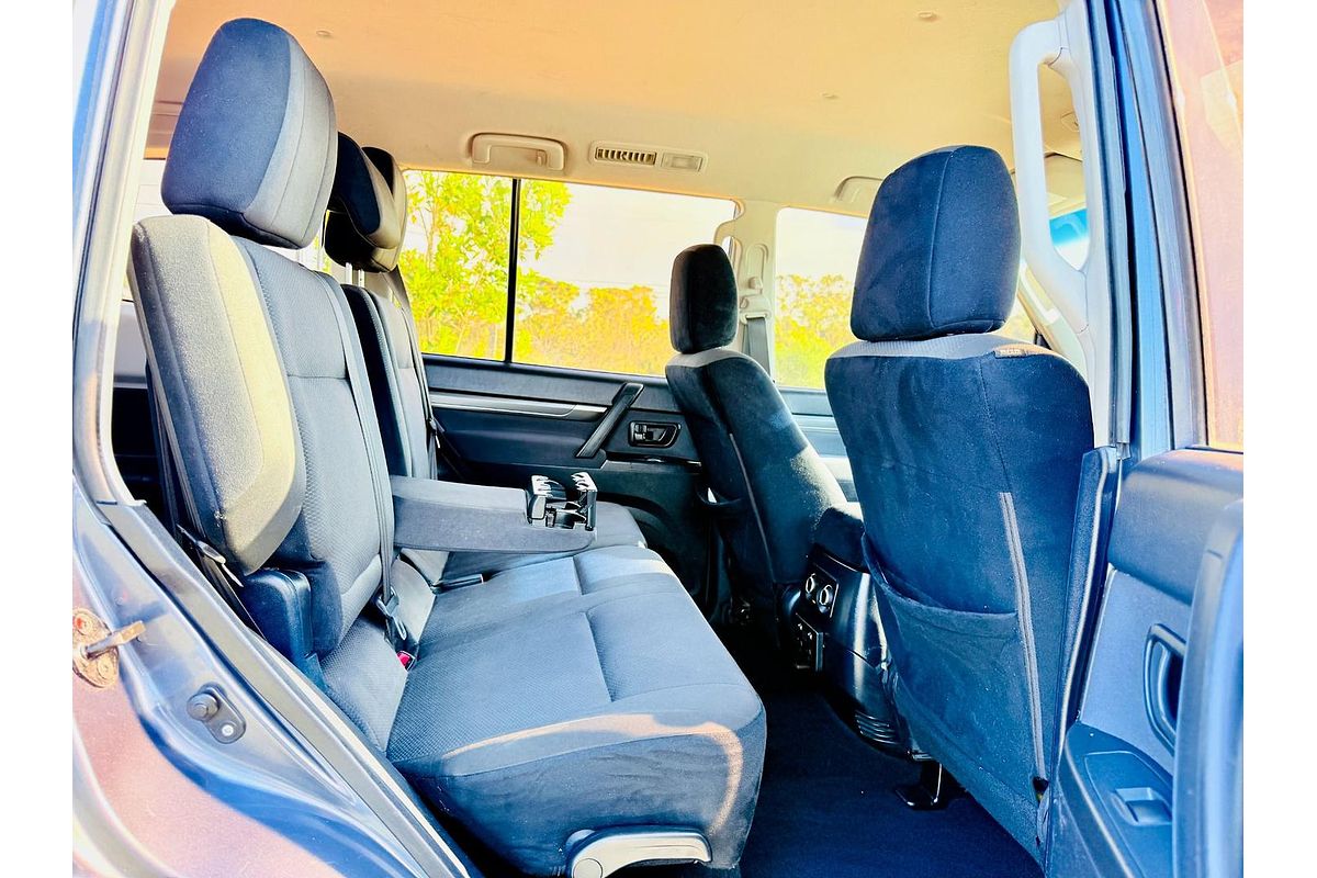 2009 Mitsubishi Pajero GLS NT