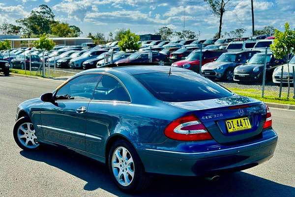 2004 Mercedes-Benz CLK-Class CLK320 Elegance C209