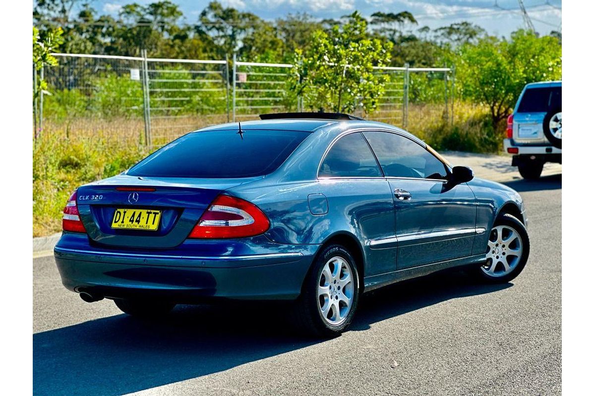 2004 Mercedes-Benz CLK-Class CLK320 Elegance C209