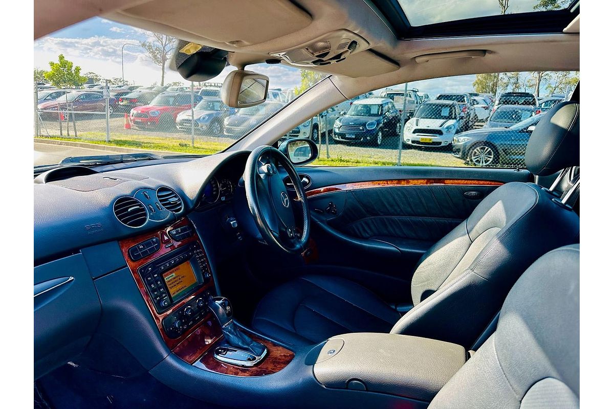 2004 Mercedes-Benz CLK-Class CLK320 Elegance C209