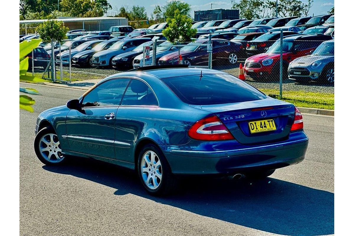 2004 Mercedes-Benz CLK-Class CLK320 Elegance C209