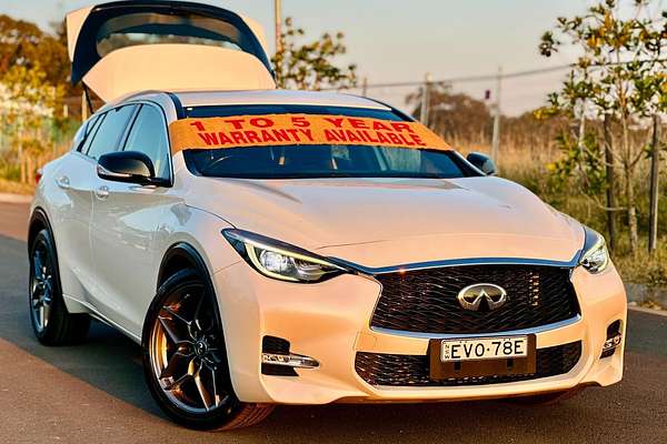 2018 INFINITI Q30 Sport H15