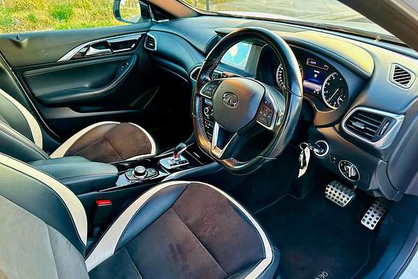2018 INFINITI Q30 Sport H15