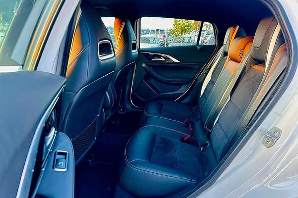 2018 INFINITI Q30 Sport H15