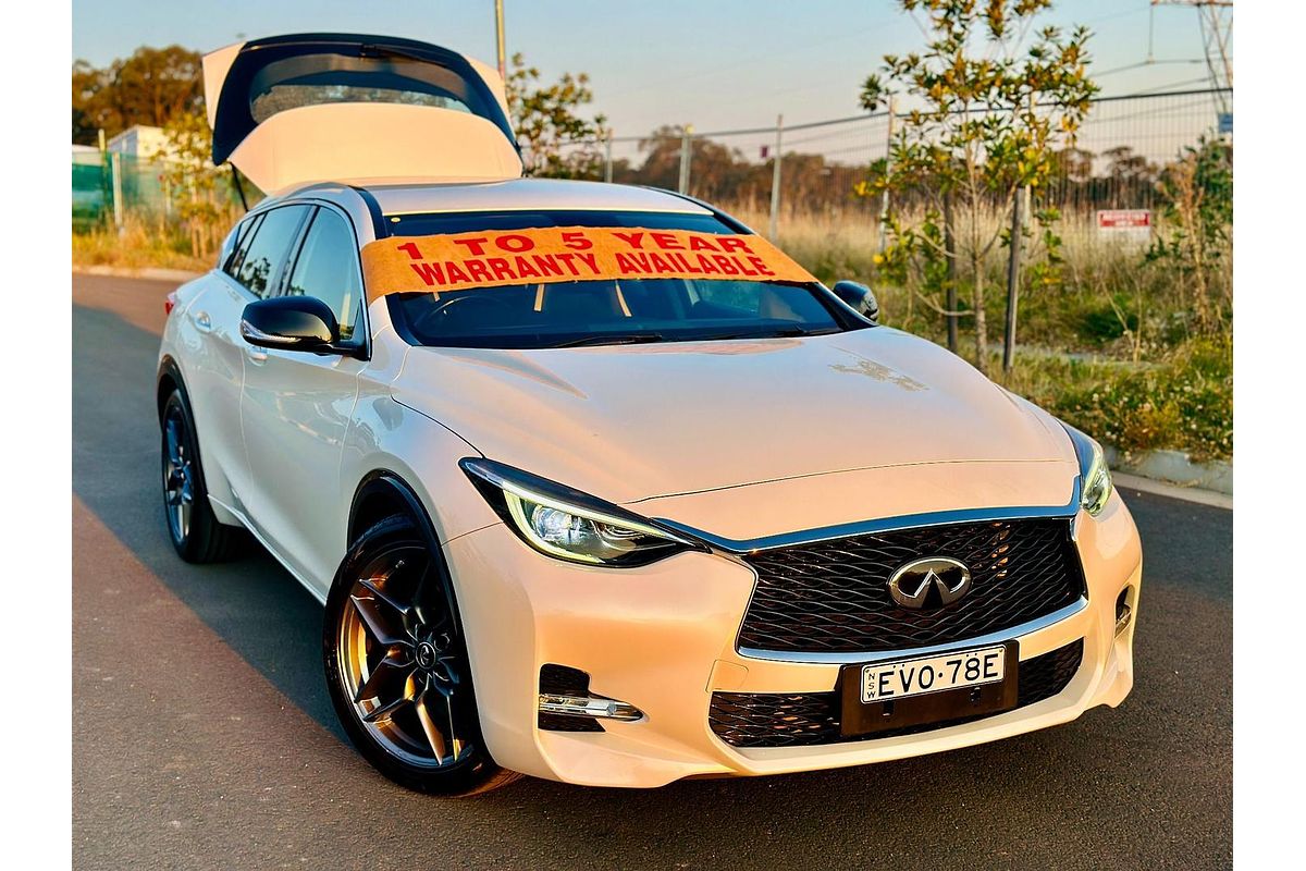 2018 INFINITI Q30 Sport H15
