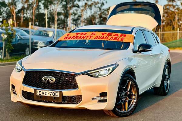2018 INFINITI Q30 Sport H15