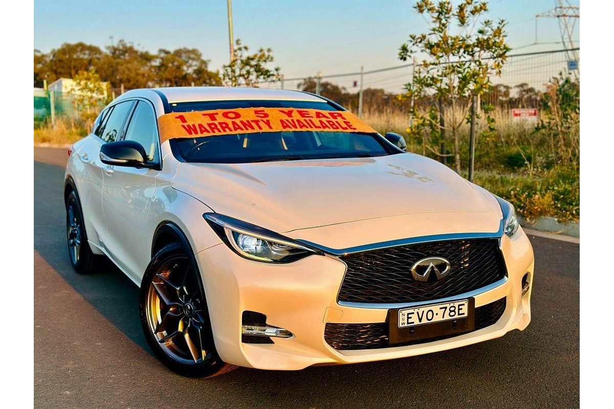 2018 INFINITI Q30 Sport H15