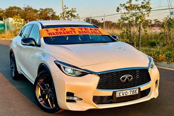 2018 INFINITI Q30 Sport H15
