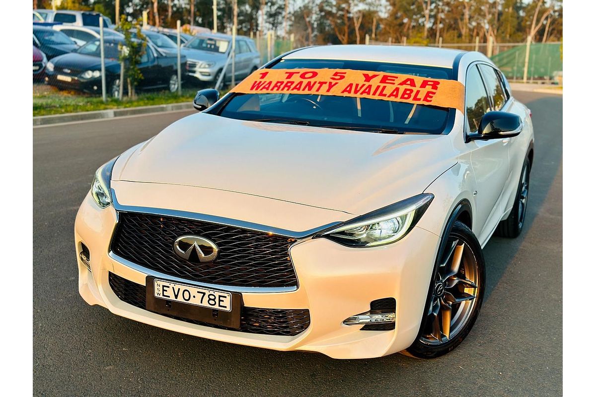 2018 INFINITI Q30 Sport H15