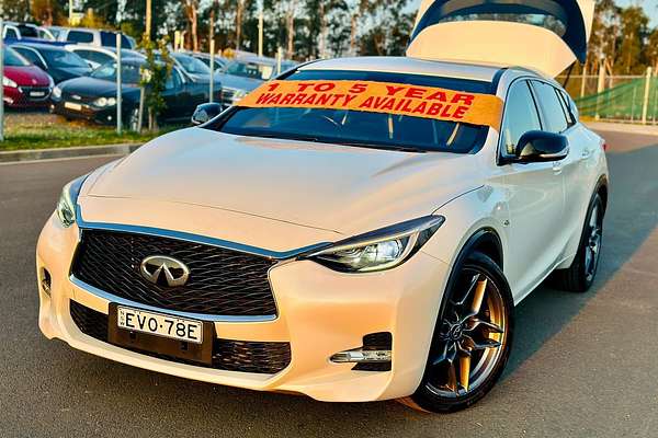 2018 INFINITI Q30 Sport H15