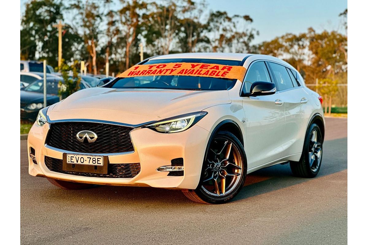 2018 INFINITI Q30 Sport H15