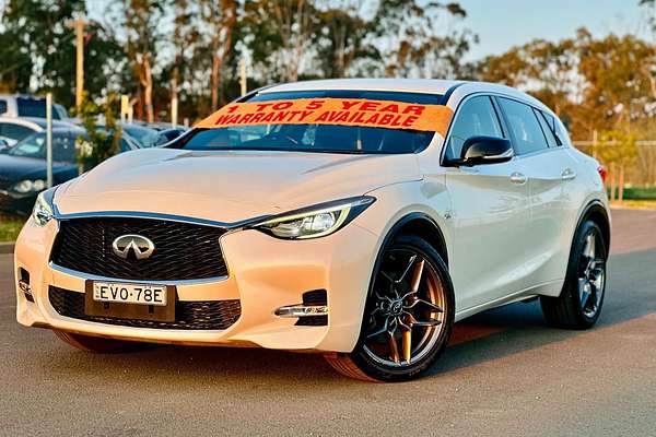 2018 INFINITI Q30 Sport H15