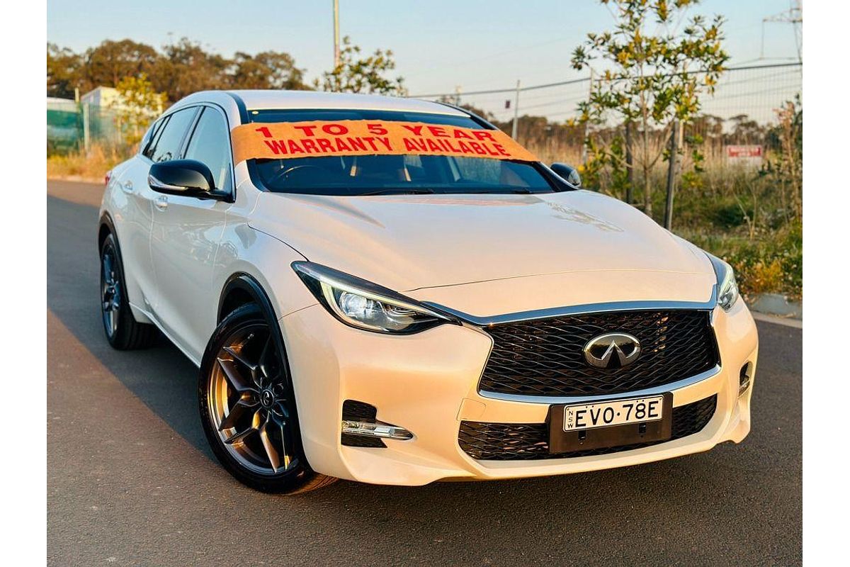 2018 INFINITI Q30 Sport H15