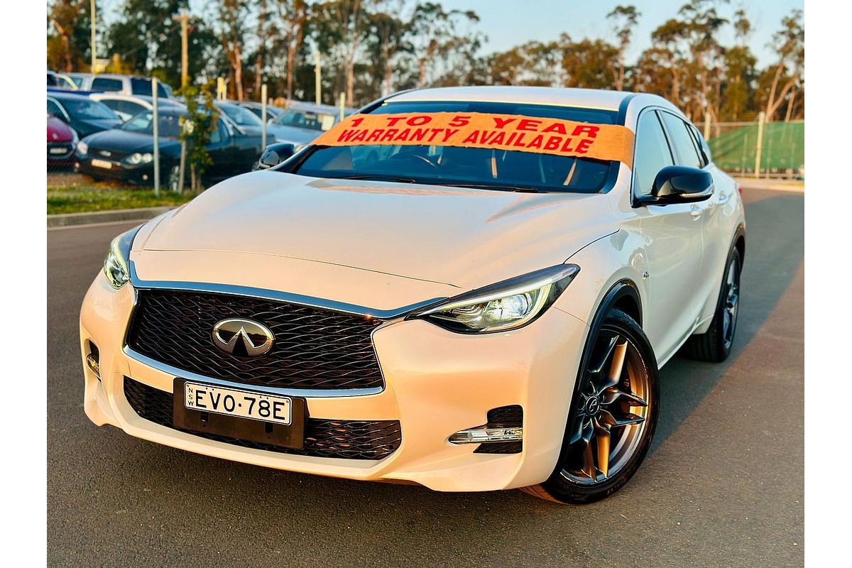 2018 INFINITI Q30 Sport H15