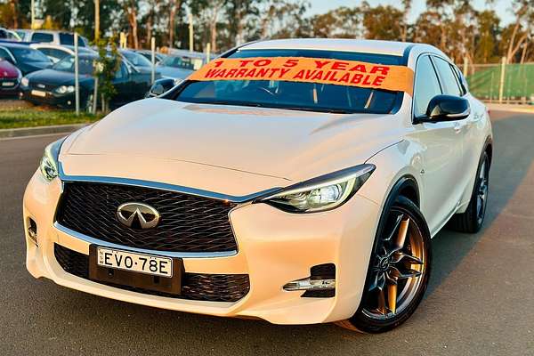 2018 INFINITI Q30 Sport H15