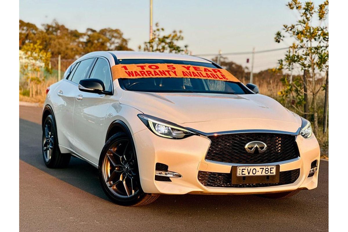 2018 INFINITI Q30 Sport H15