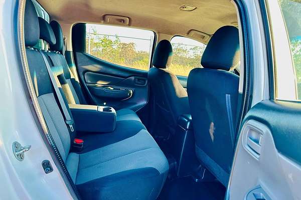 2015 Mitsubishi Triton GLX MQ 4X4