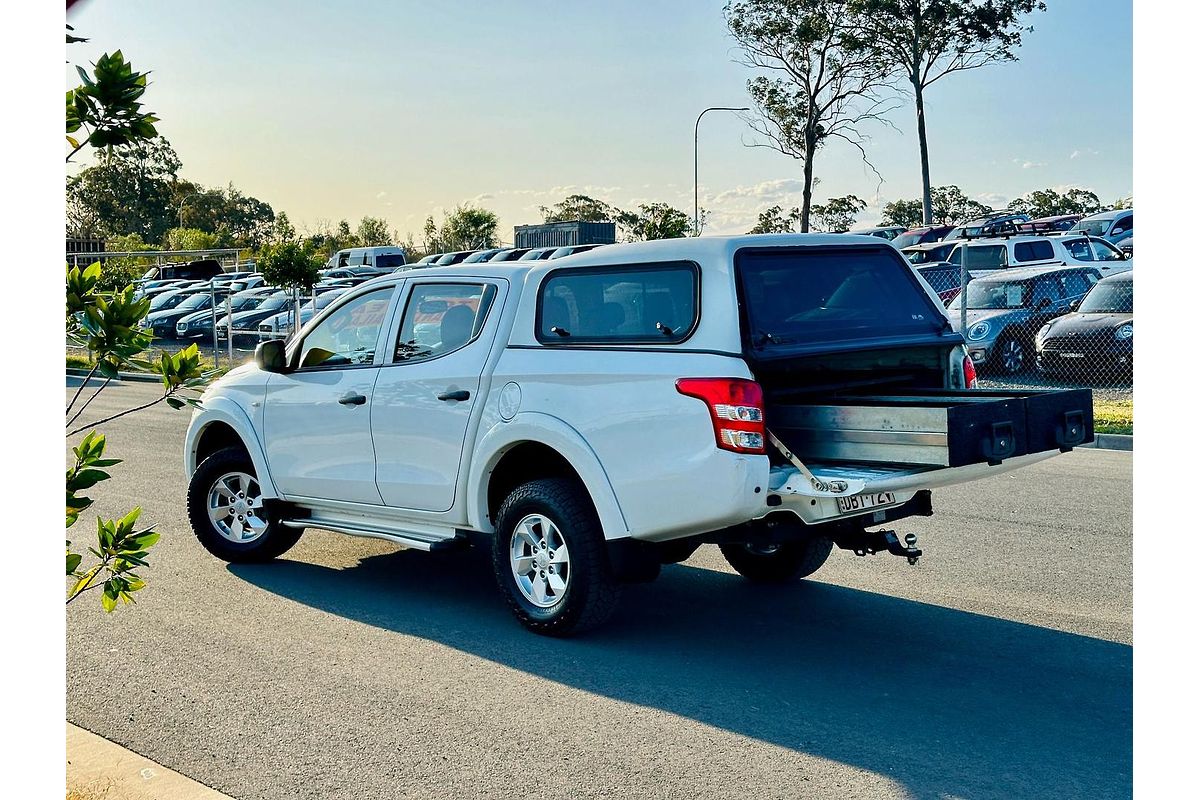 2015 Mitsubishi Triton GLX MQ 4X4