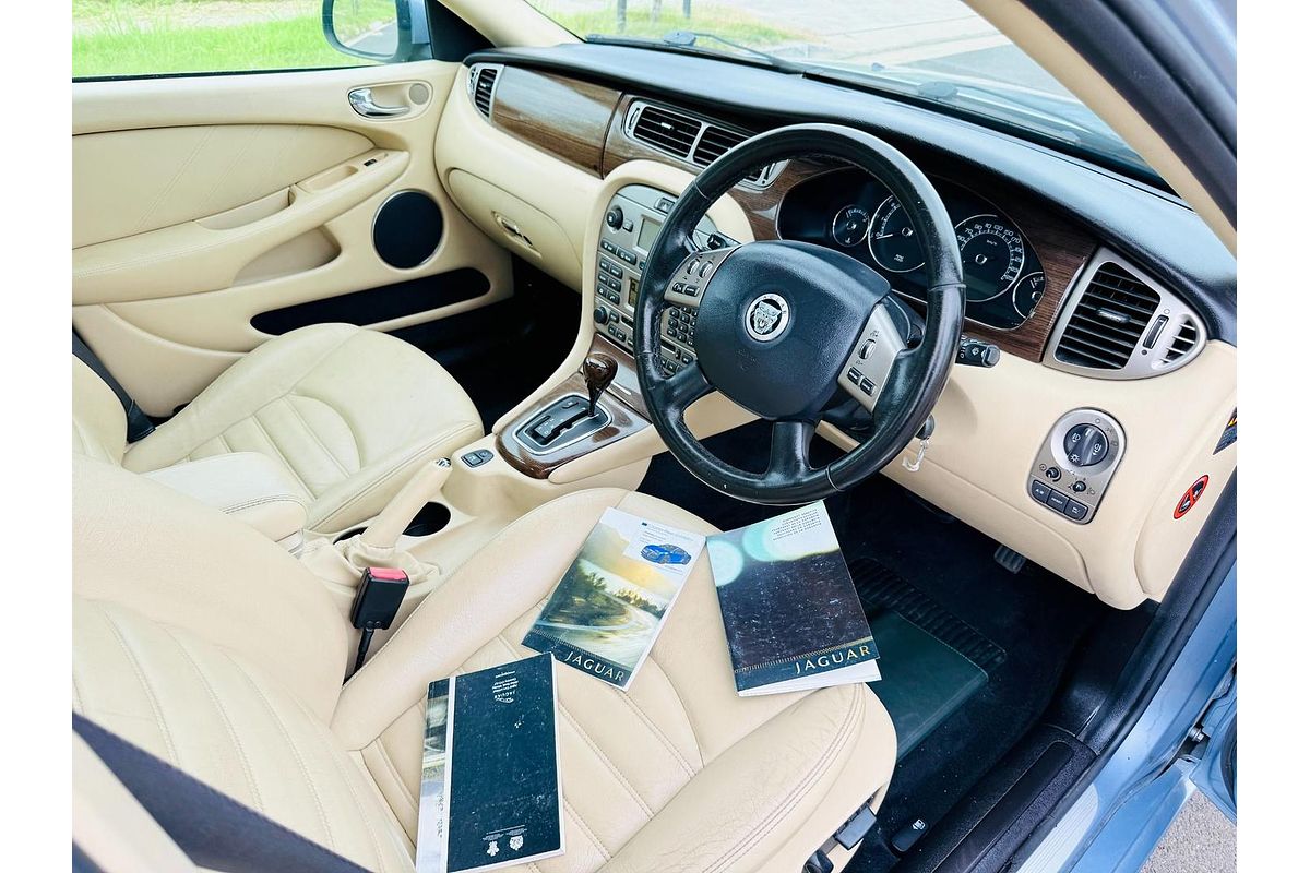 2009 Jaguar X-Type LE X400