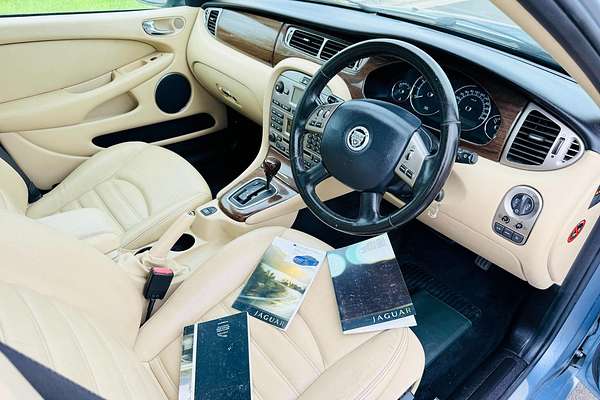 2009 Jaguar X-Type LE X400
