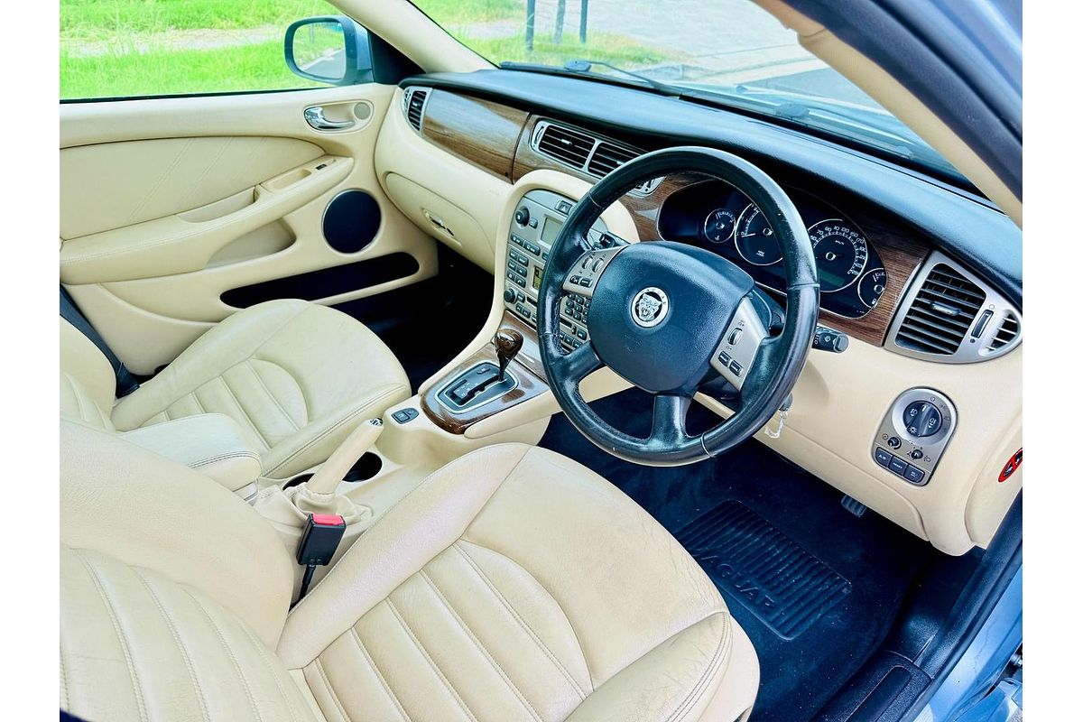 2009 Jaguar X-Type LE X400