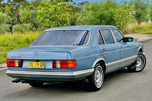 1985 Mercedes-Benz 250 W123