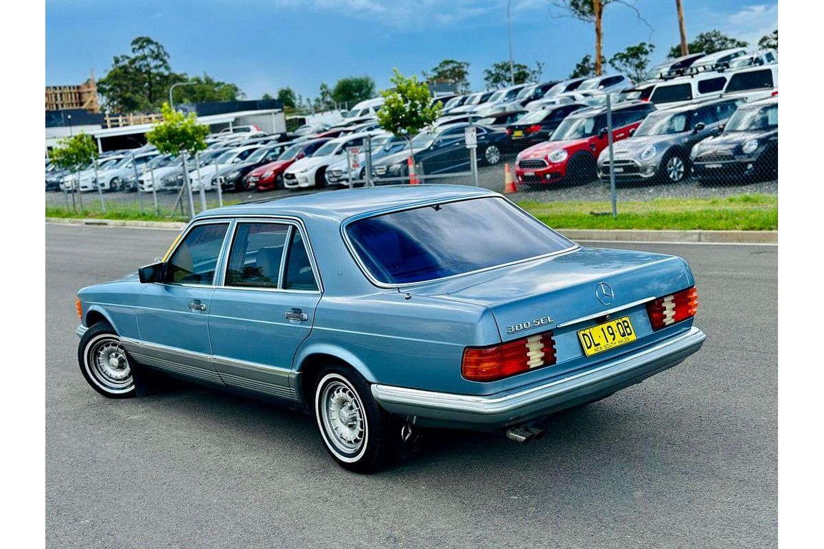 1985 Mercedes-Benz 250 W123