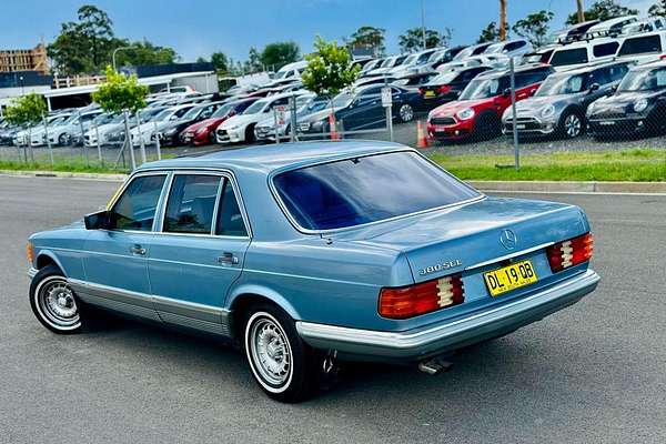 1985 Mercedes-Benz 250 W123